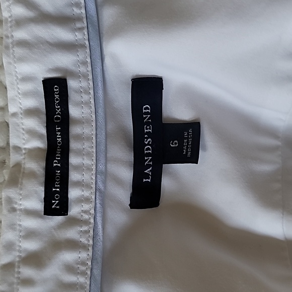 Lands' End Women's White Button-Down Shirt - Picture 4 of 6